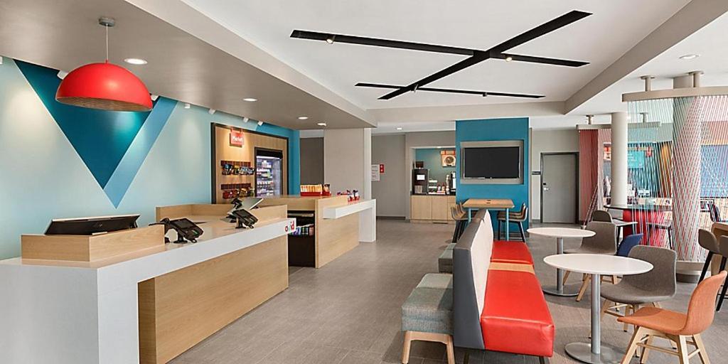 Avid Hotel Fayetteville West Exterior photo